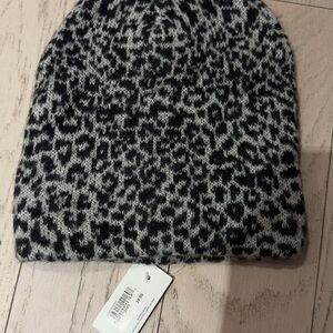 NWT RARE Something Navy Knit Leopard Beanie in Black & Gray